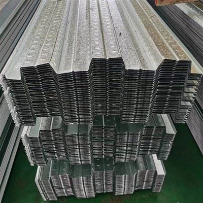 Atap metal terbuat dari bahan tahan karat